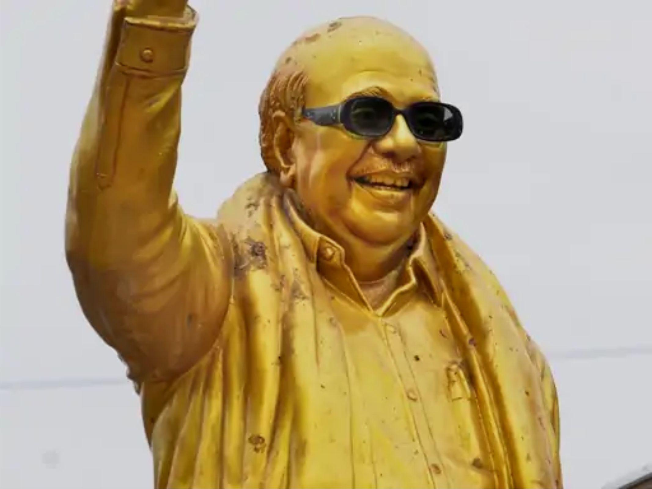 सुप्रीम कोर्ट ने करुणानिधि की मूर्ति लगाने पर रोक लगाई