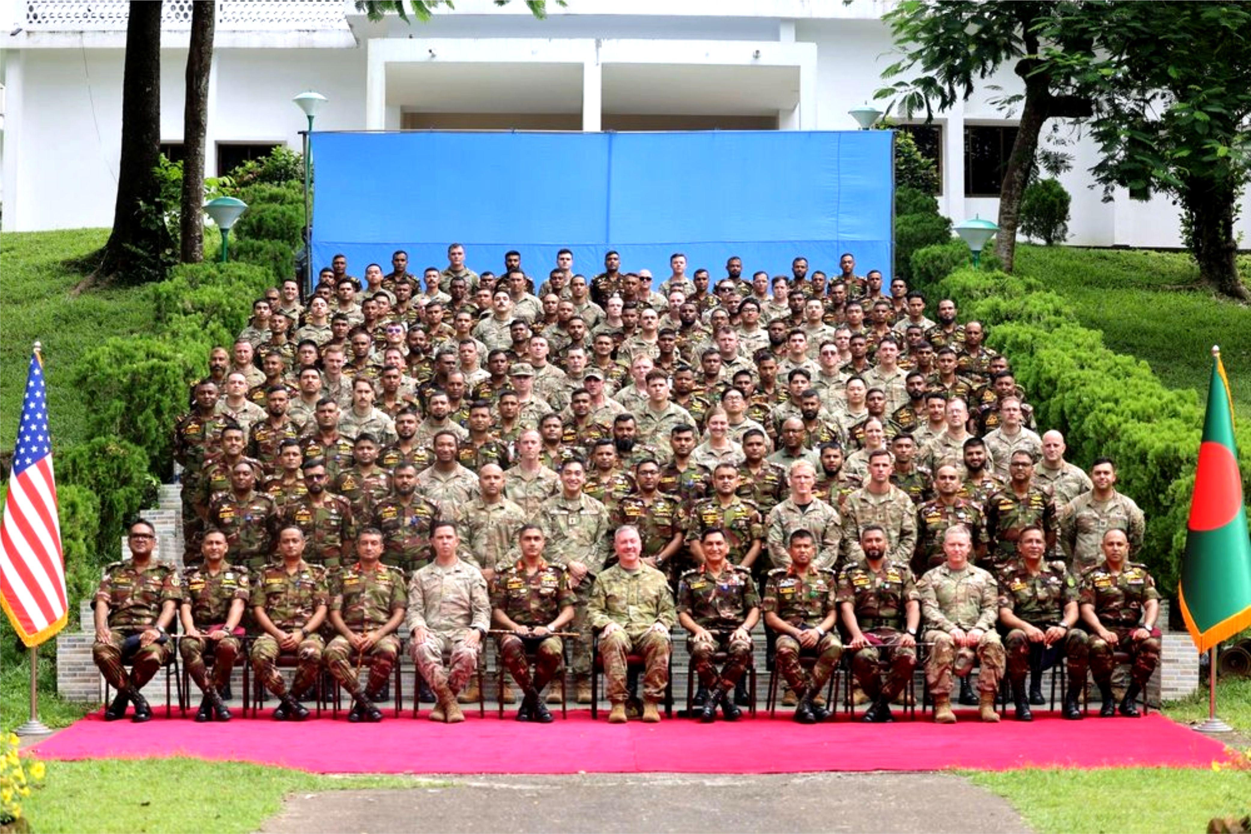 अमेरिकी सैनिक बांग्लादेश में: