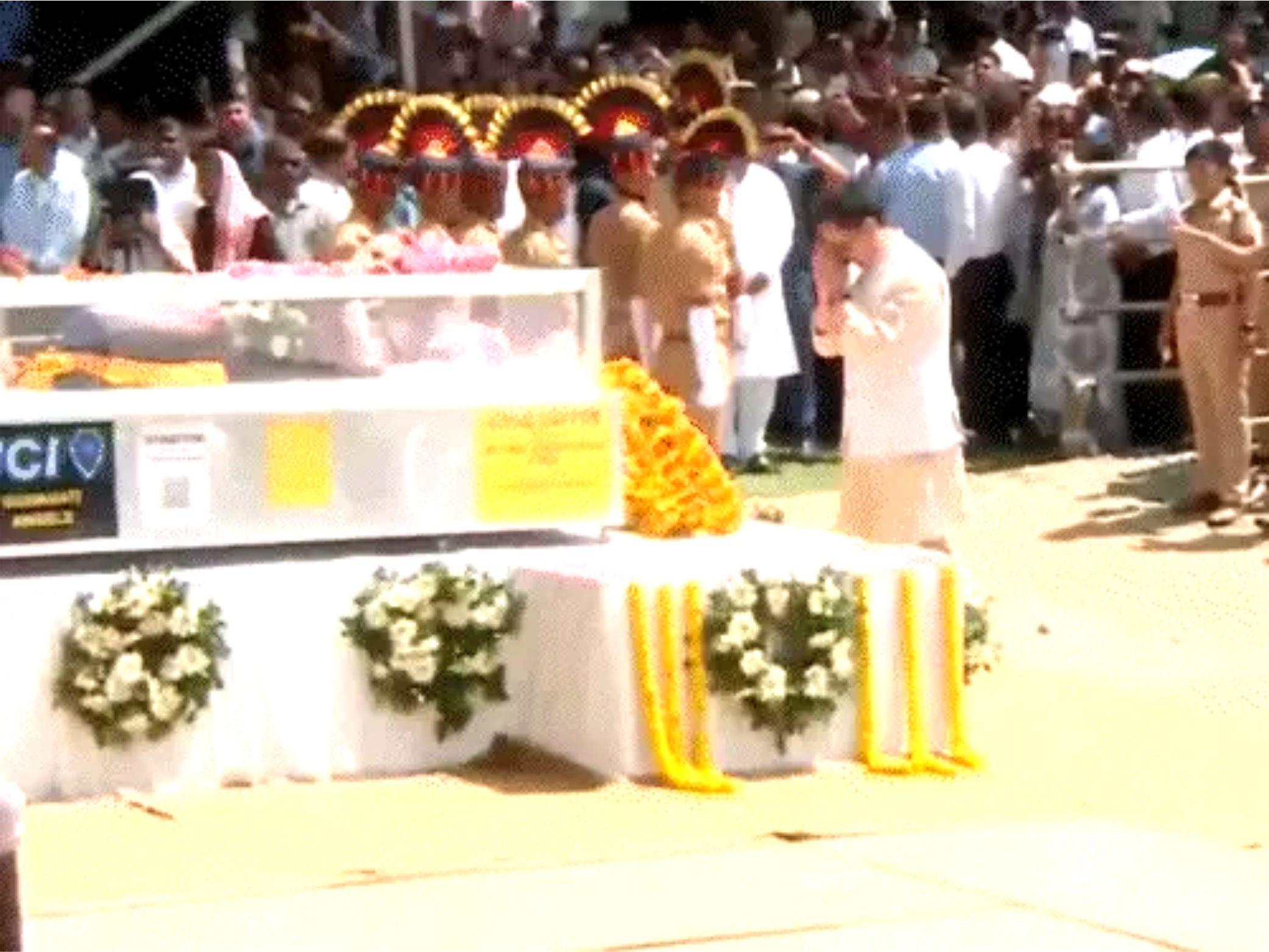 सिंगर ज़ुबीन गर्ग का राजकीय सम्मान के साथ अंतिम संस्कार