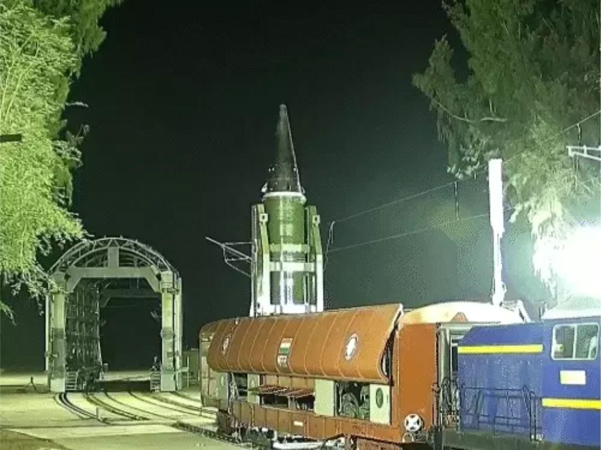 ट्रेन से अग्नि-प्राइम मिसाइल का सफल परीक्षण